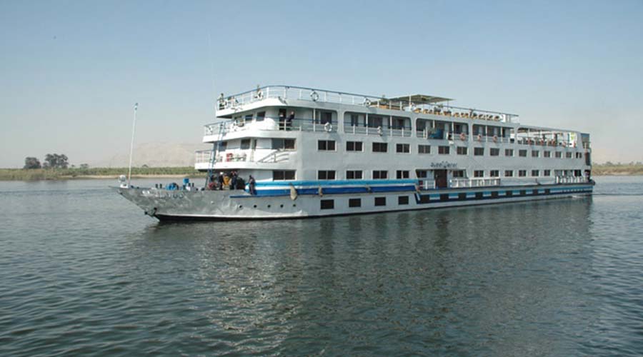 Queen Nefer Nile cruise