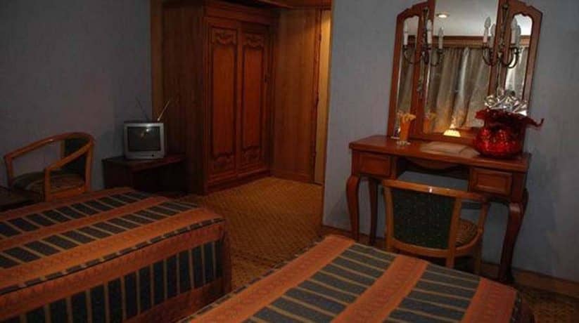 Queen Nefer Nile cruise