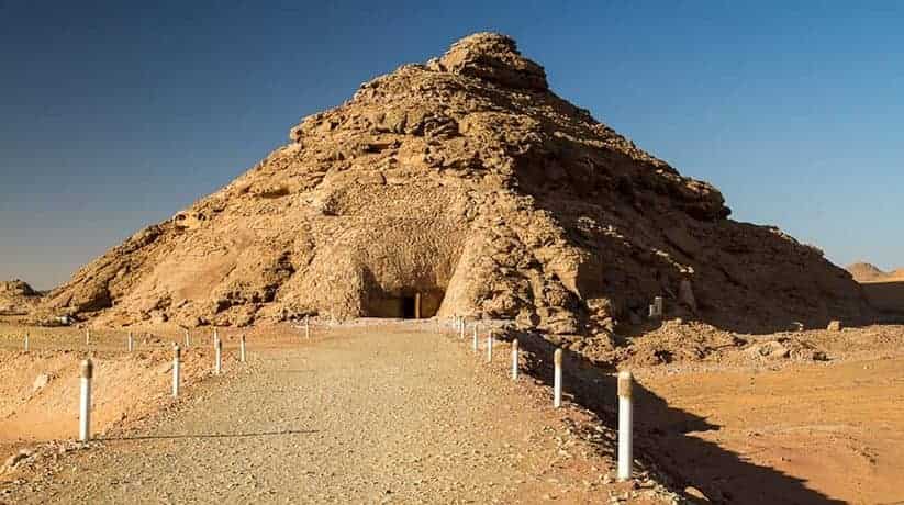 Egypt tombs