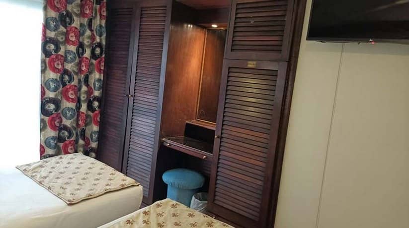 Kira Nile cruise cabin