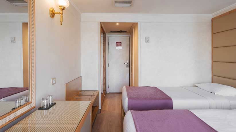 Lady Carol Nile cruise twin cabin