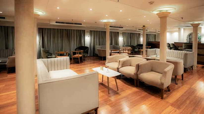 Lady Carol Nile cruise