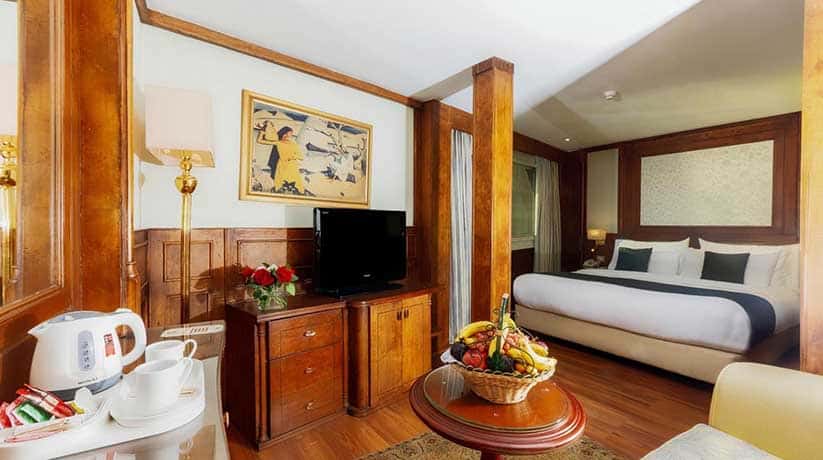 Grand Rose Suite cabin