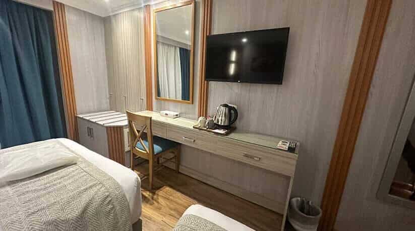 Chateau Lafayette standard cabin