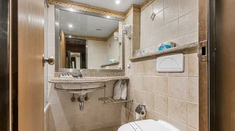 Zen Monaco Nile cruise